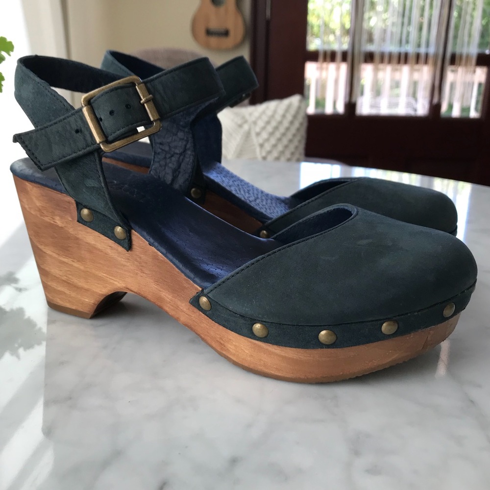 Cordani wooden blue clogs